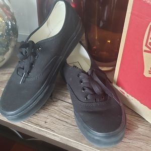 Brand new Van's Authentic